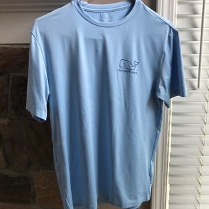 Men’s Vineyard vines performance T-shirt